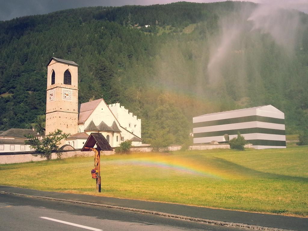 Hotel Chavalatsch Müstair Exteriör bild